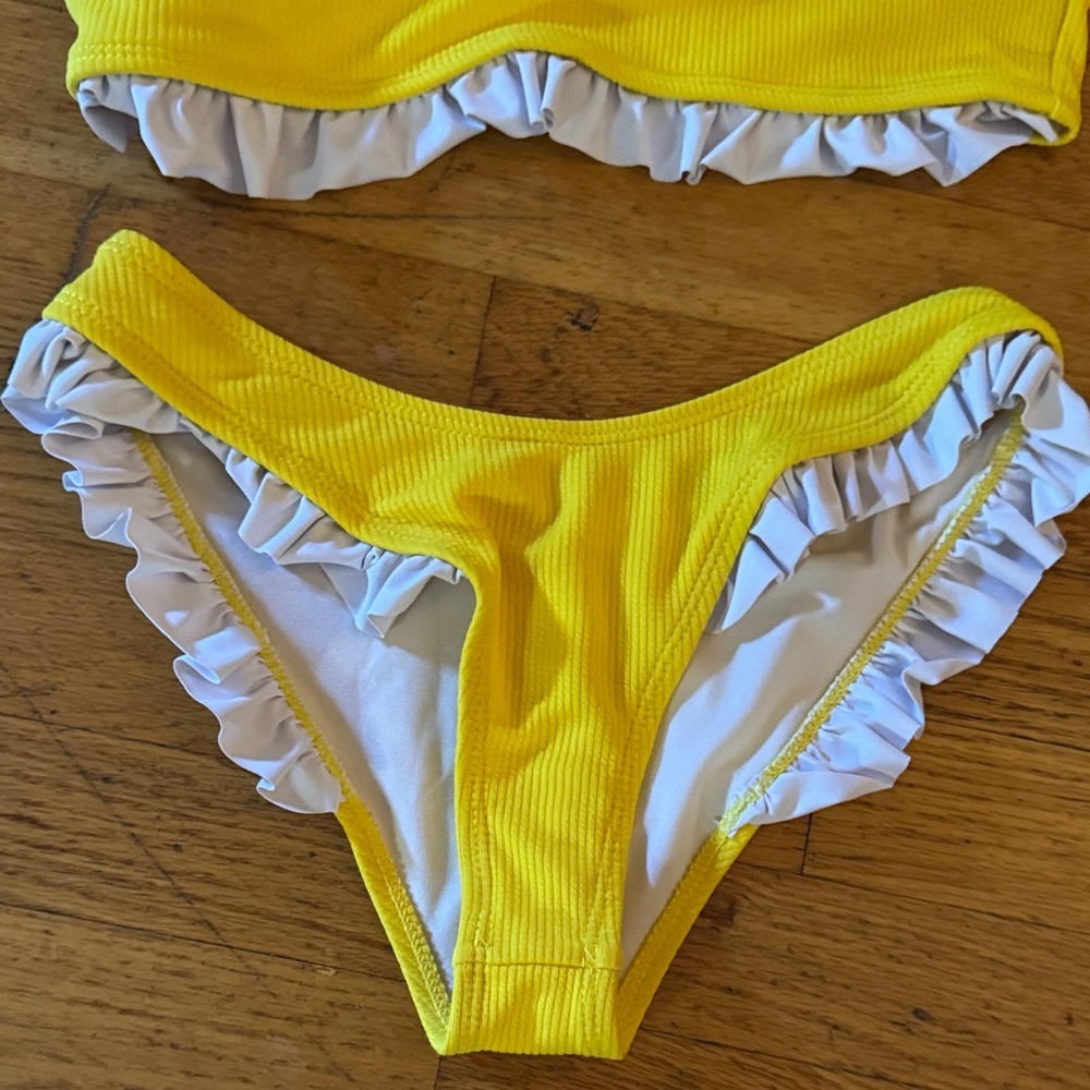Strapless Ruffle Bandeau Bikini Set - Picture 7 of 7